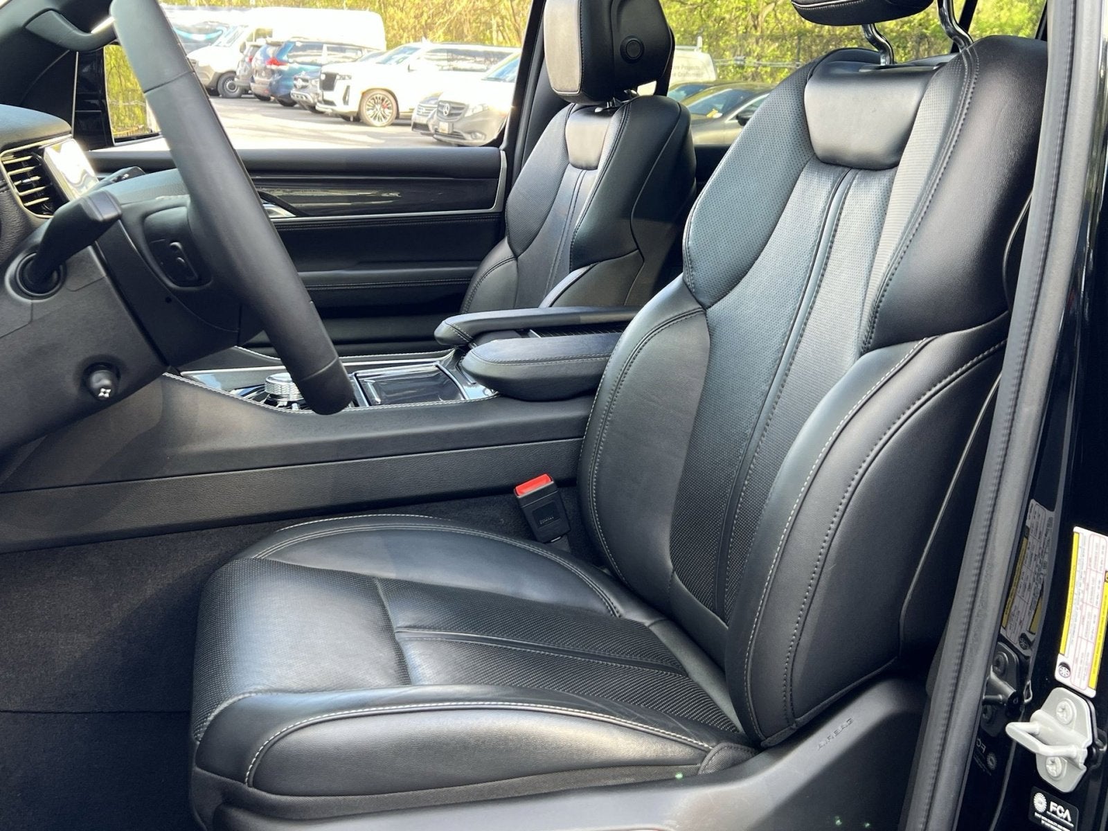 2024 Jeep Wagoneer Base