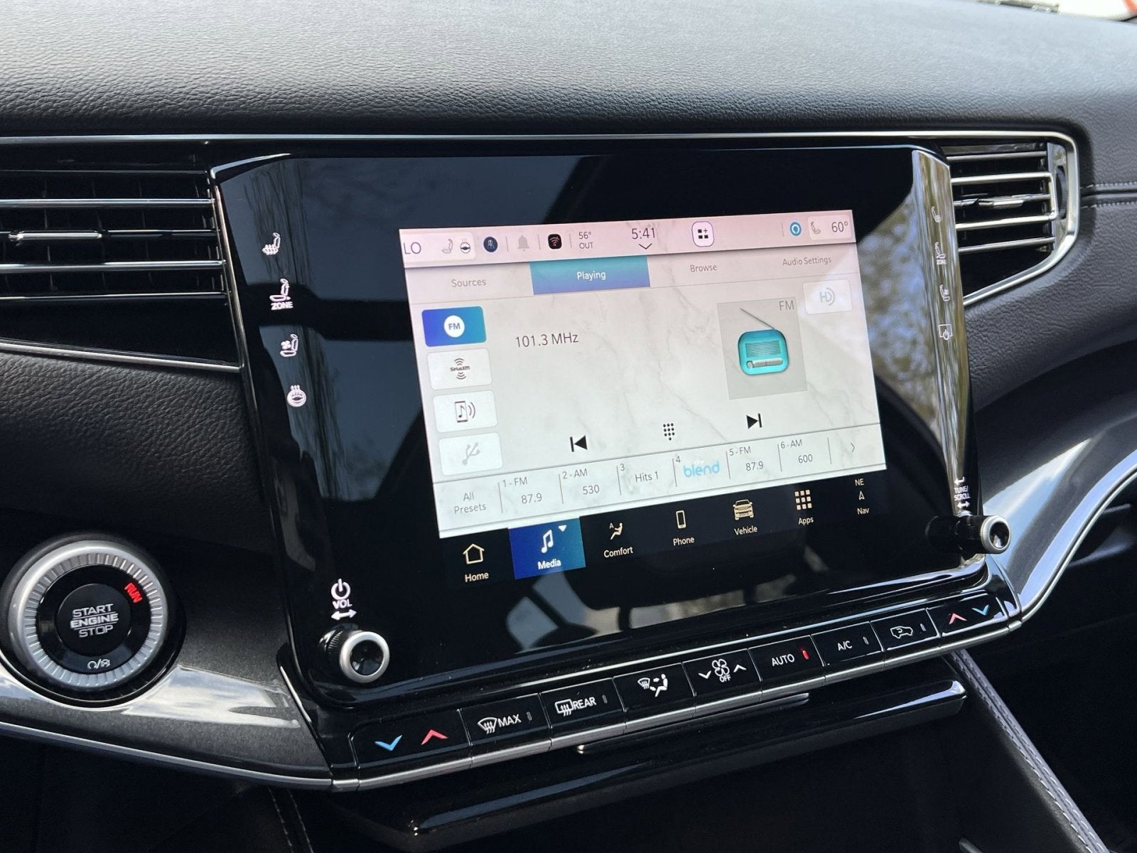 2024 Jeep Wagoneer Base