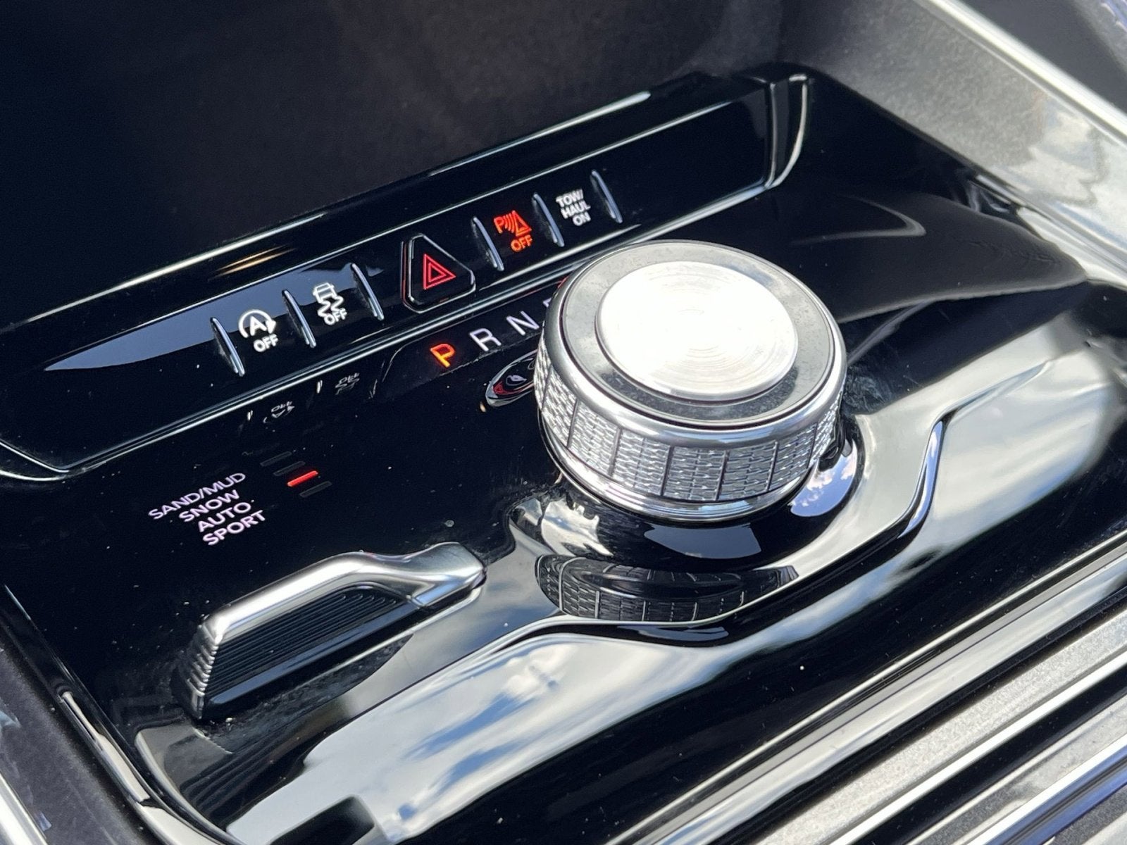 2024 Jeep Wagoneer Base