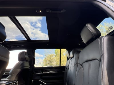 2024 Jeep Wagoneer Base