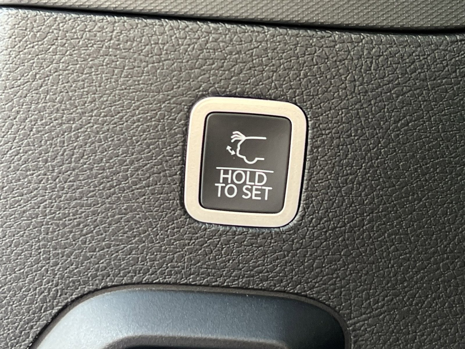 2024 Jeep Wagoneer Base