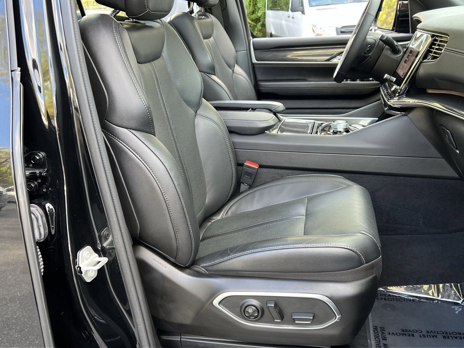 2024 Jeep Wagoneer Base