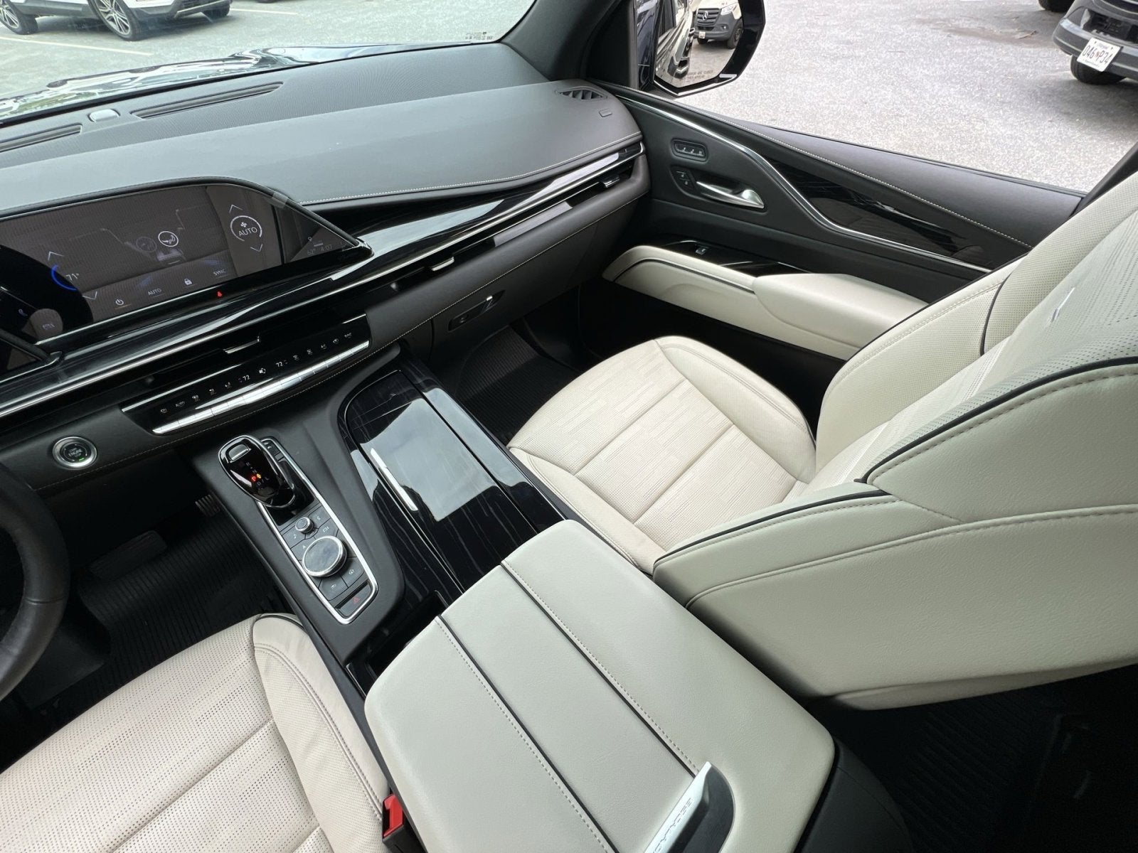 2024 Cadillac Escalade Sport