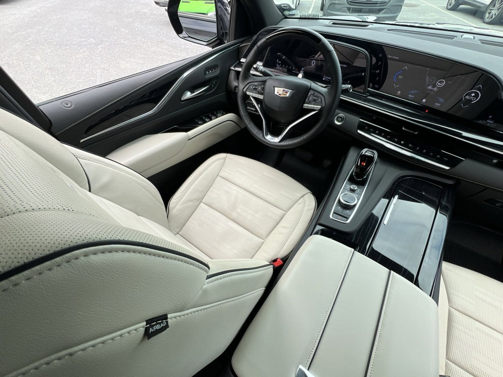 2024 Cadillac Escalade Sport