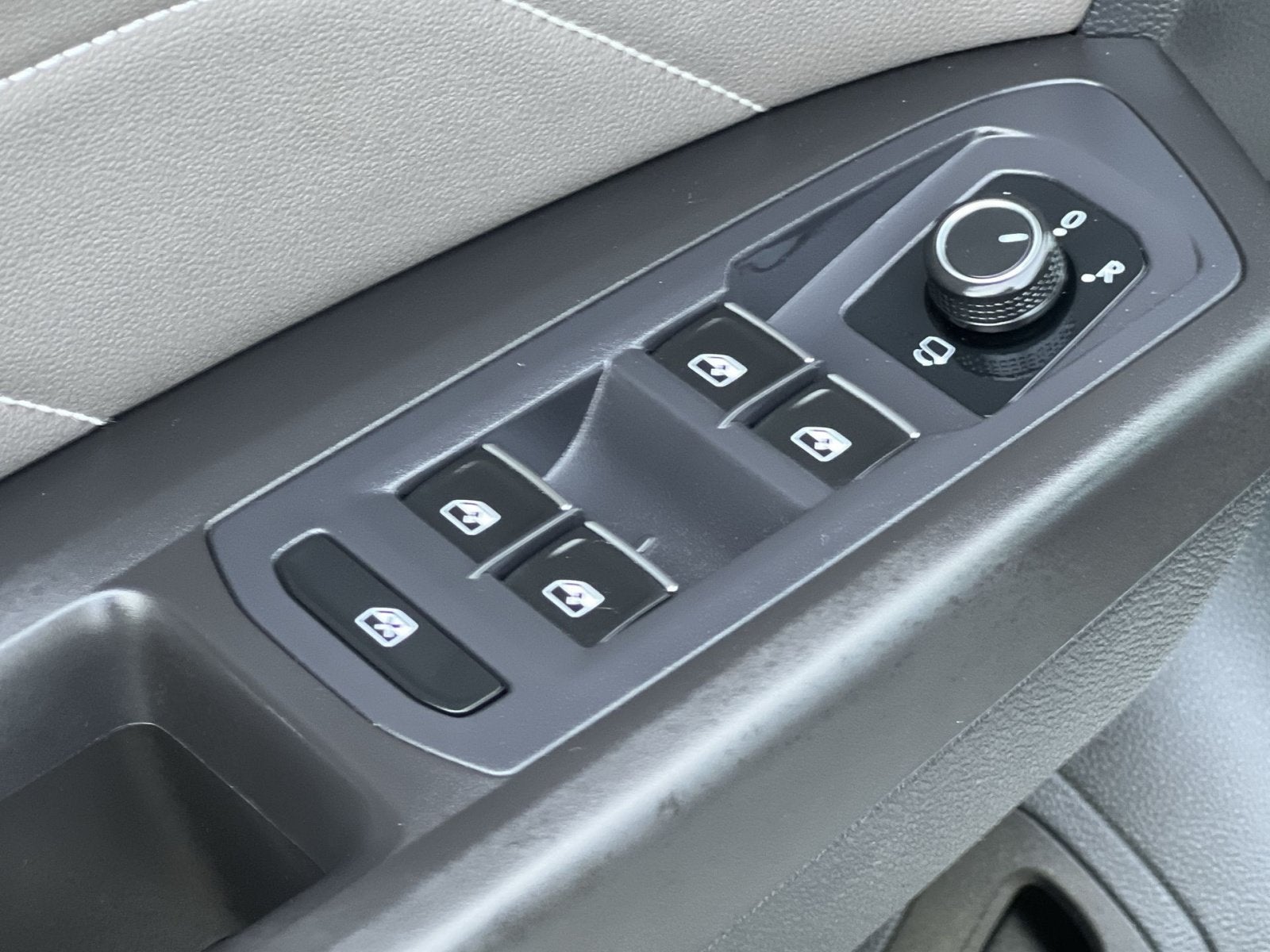 2022 Volkswagen Atlas 3.6L V6 SEL Premium R-Line