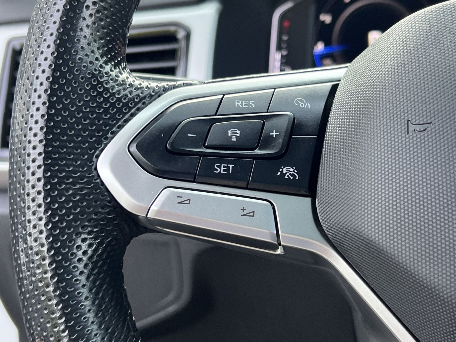2022 Volkswagen Atlas 3.6L V6 SEL Premium R-Line
