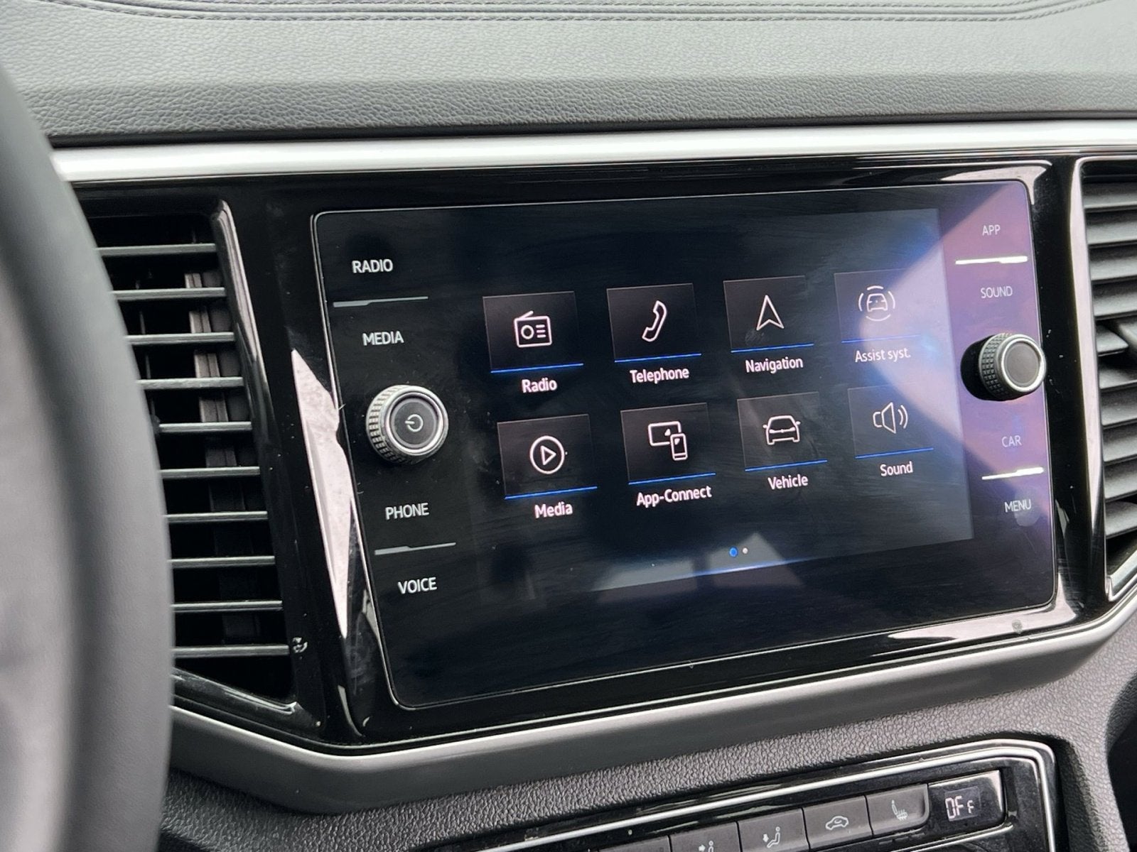 2022 Volkswagen Atlas Cross Sport 2.0T SE w/Technology