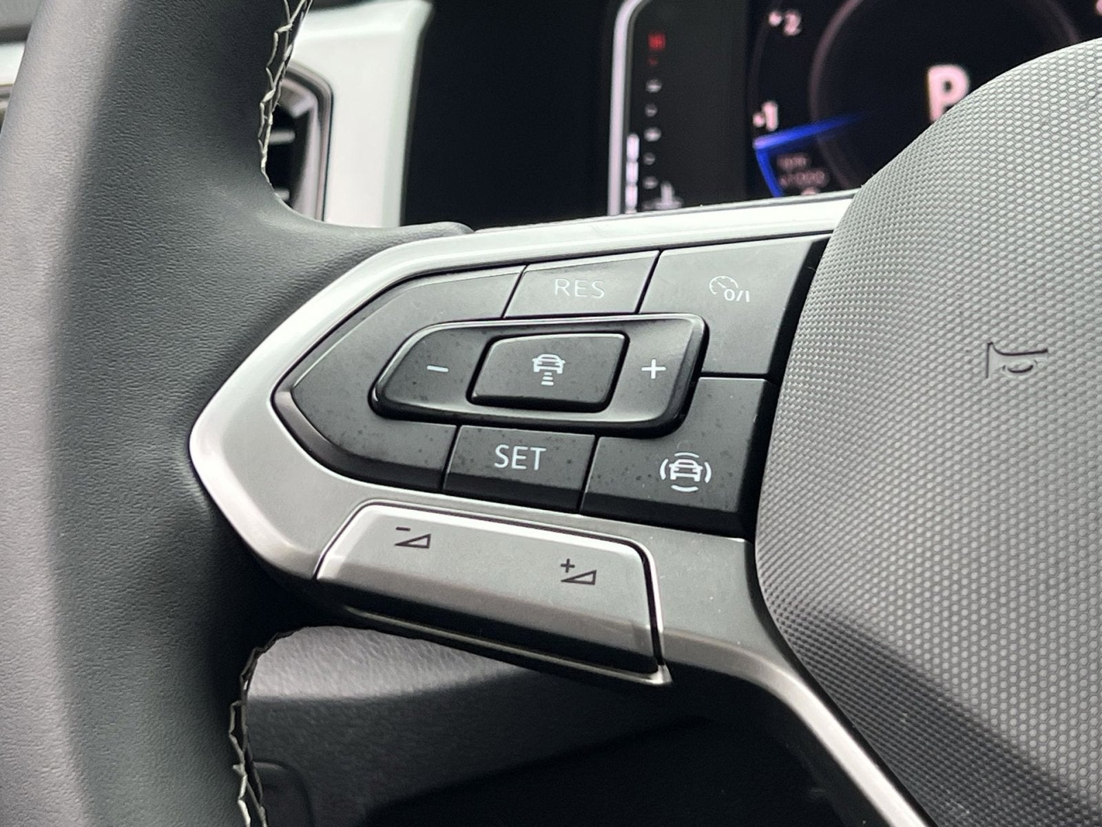 2022 Volkswagen Atlas Cross Sport 2.0T SE w/Technology