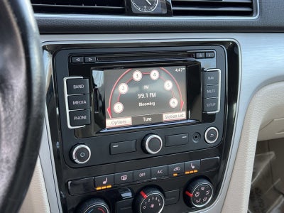 2013 Volkswagen Passat 2.5 SE