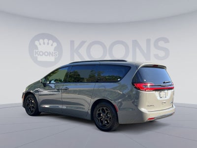 2023 Chrysler Pacifica Hybrid Touring L