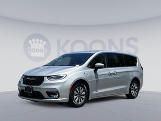 2023 Chrysler Pacifica Hybrid Touring L