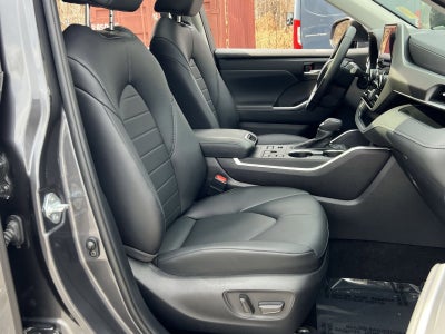 2024 Toyota Highlander XLE