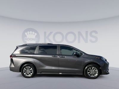 2024 Toyota Sienna XLE