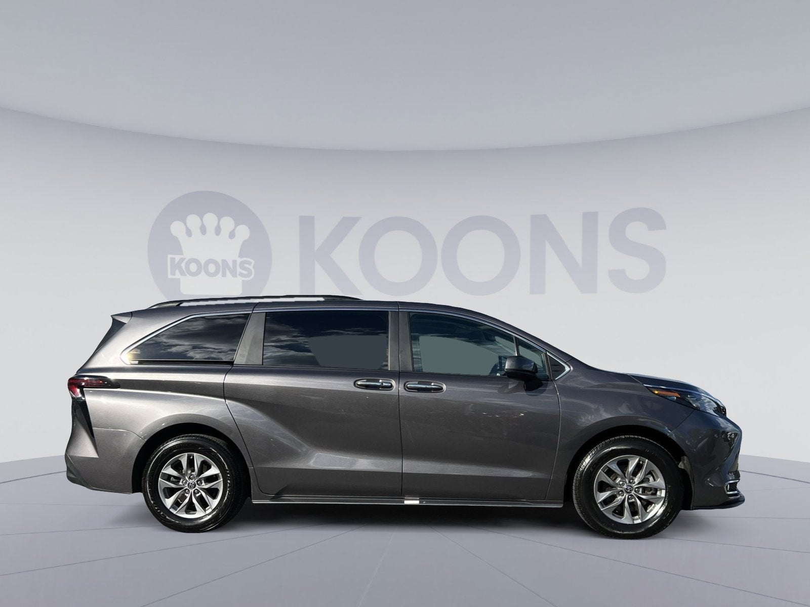 2024 Toyota Sienna XLE