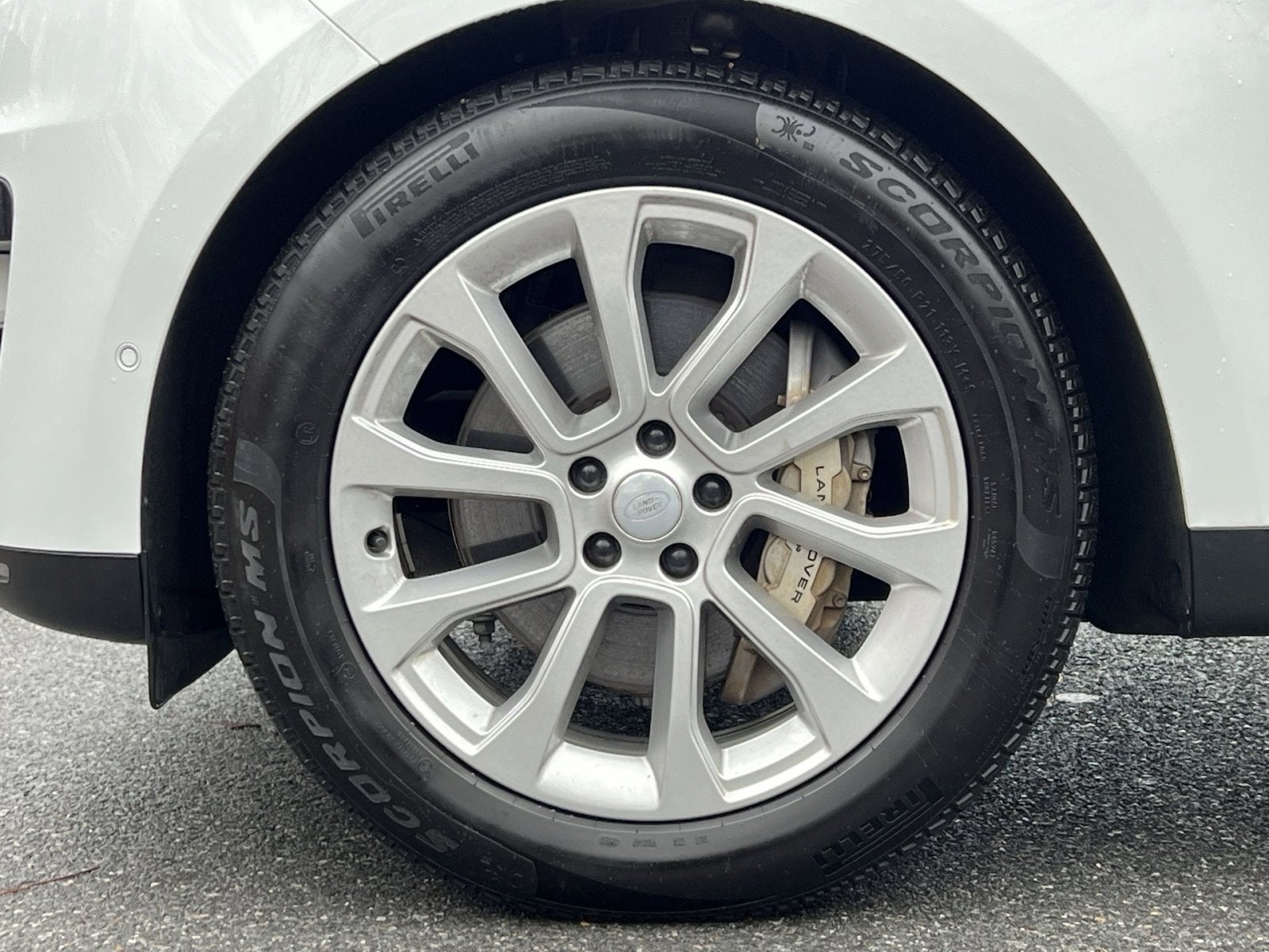 2025 Land Rover Range Rover Sport SE