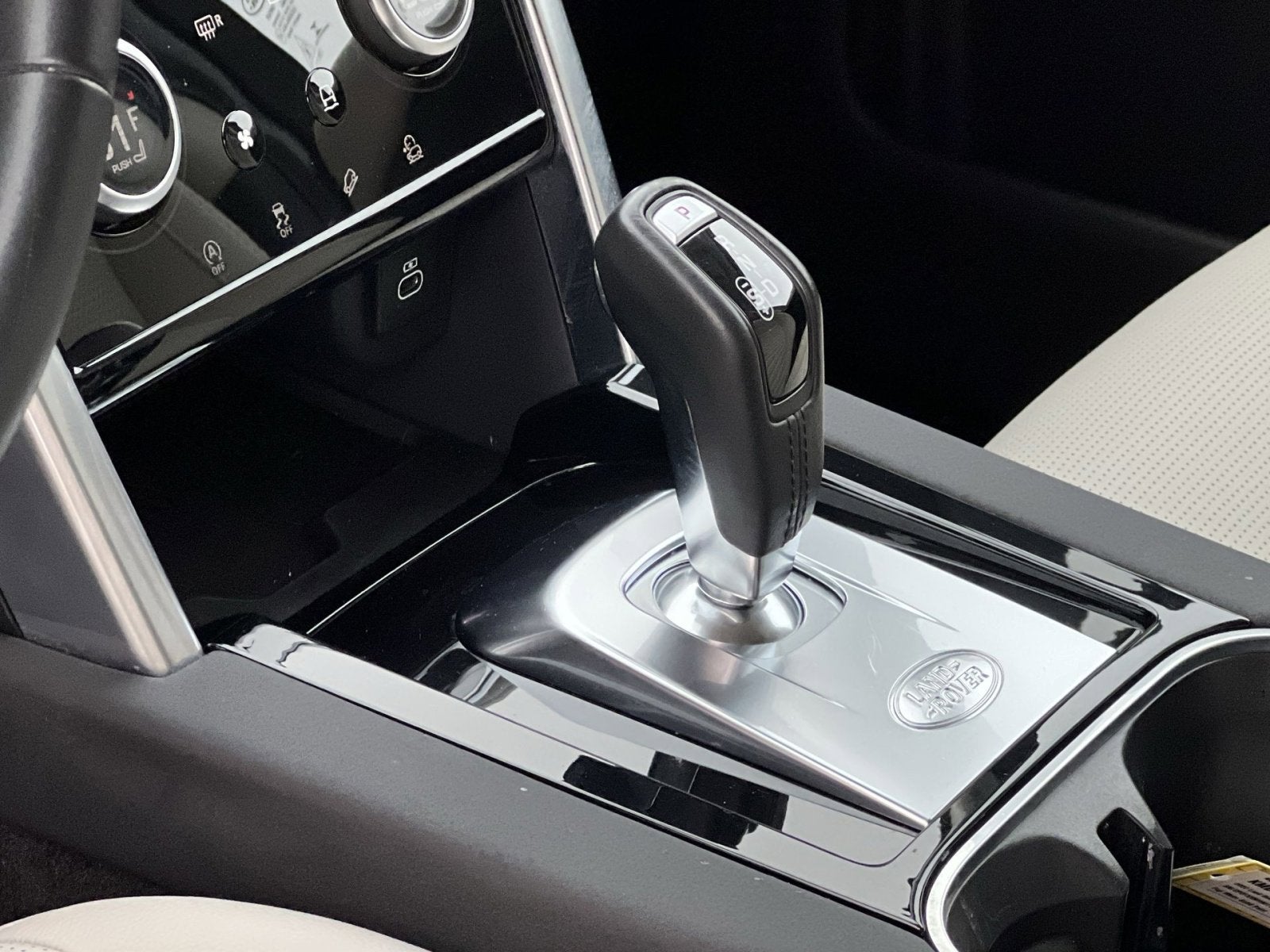 2022 Land Rover Discovery Sport SE