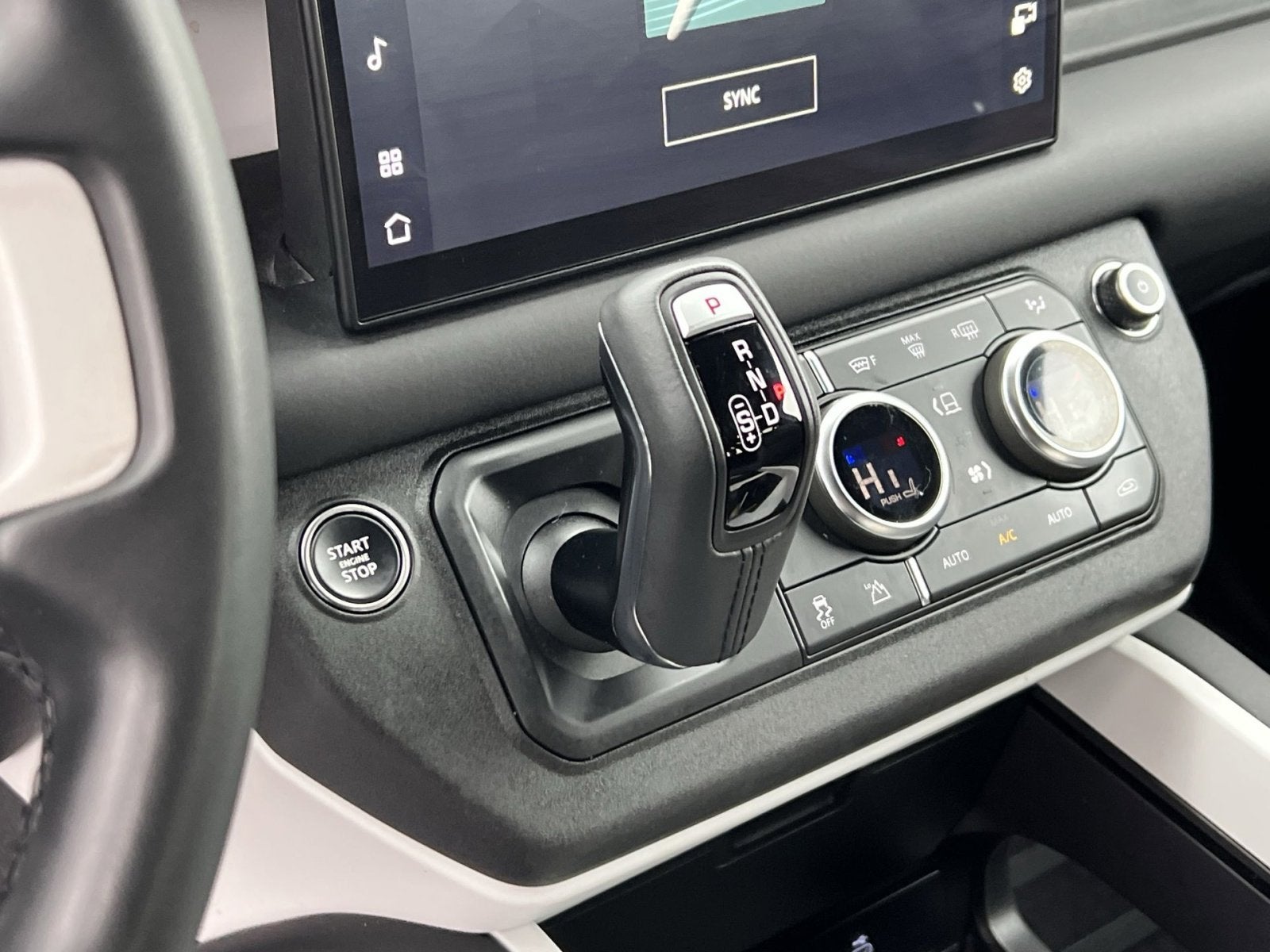 2025 Land Rover Defender 110 S