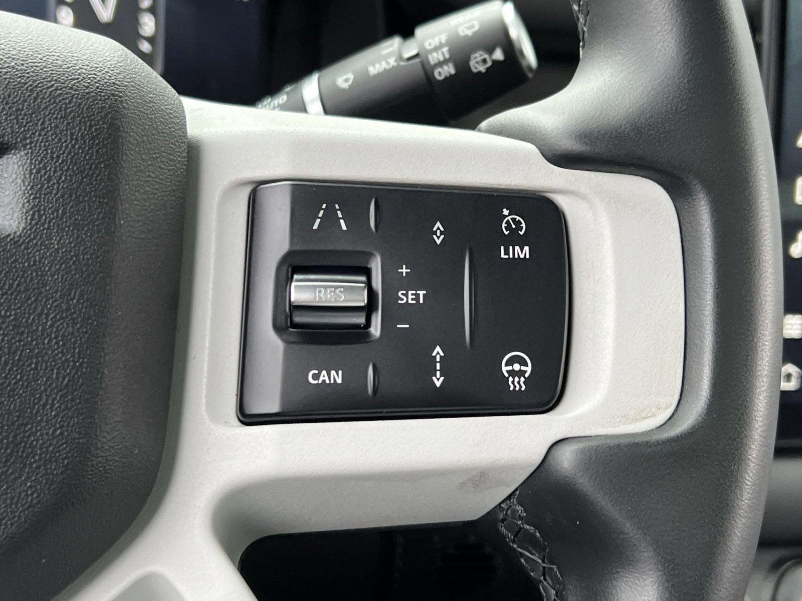 2025 Land Rover Defender 110 S