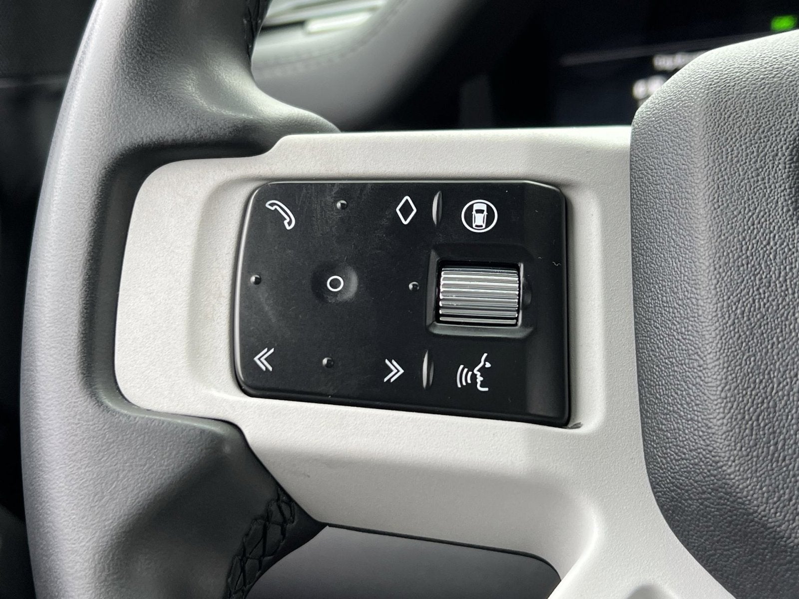 2025 Land Rover Defender 110 S