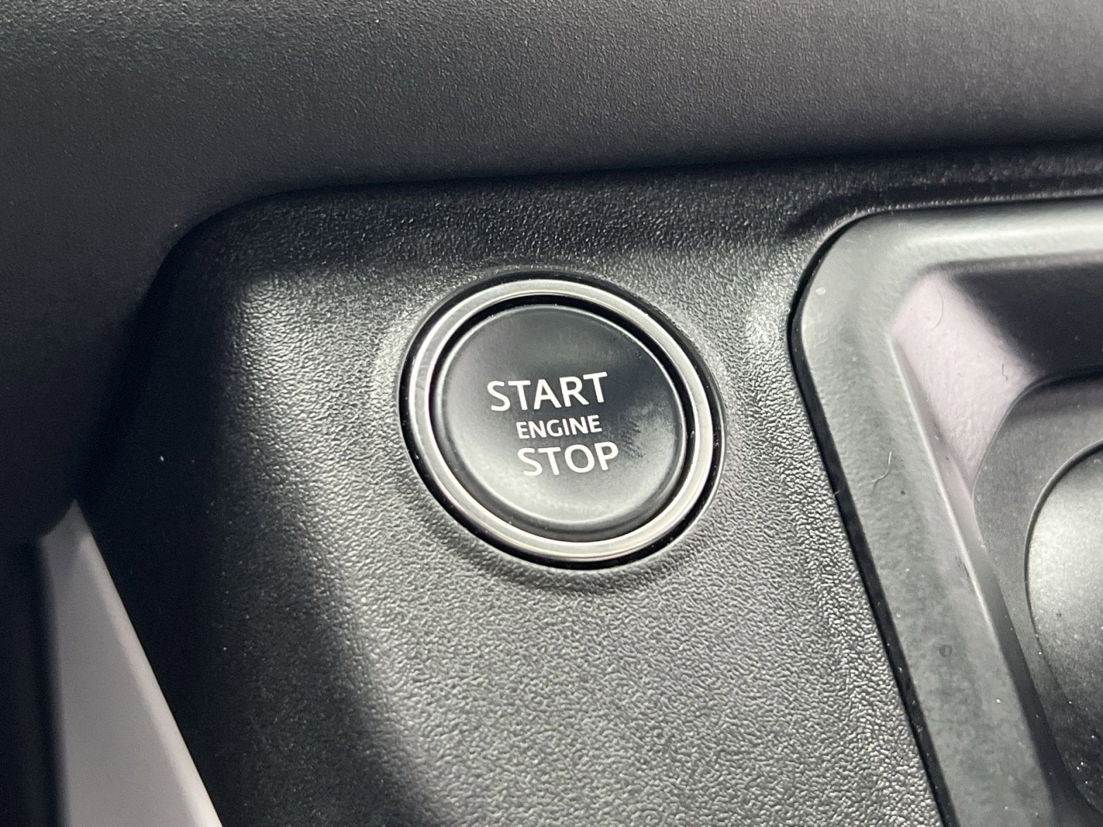 2025 Land Rover Defender 110 S