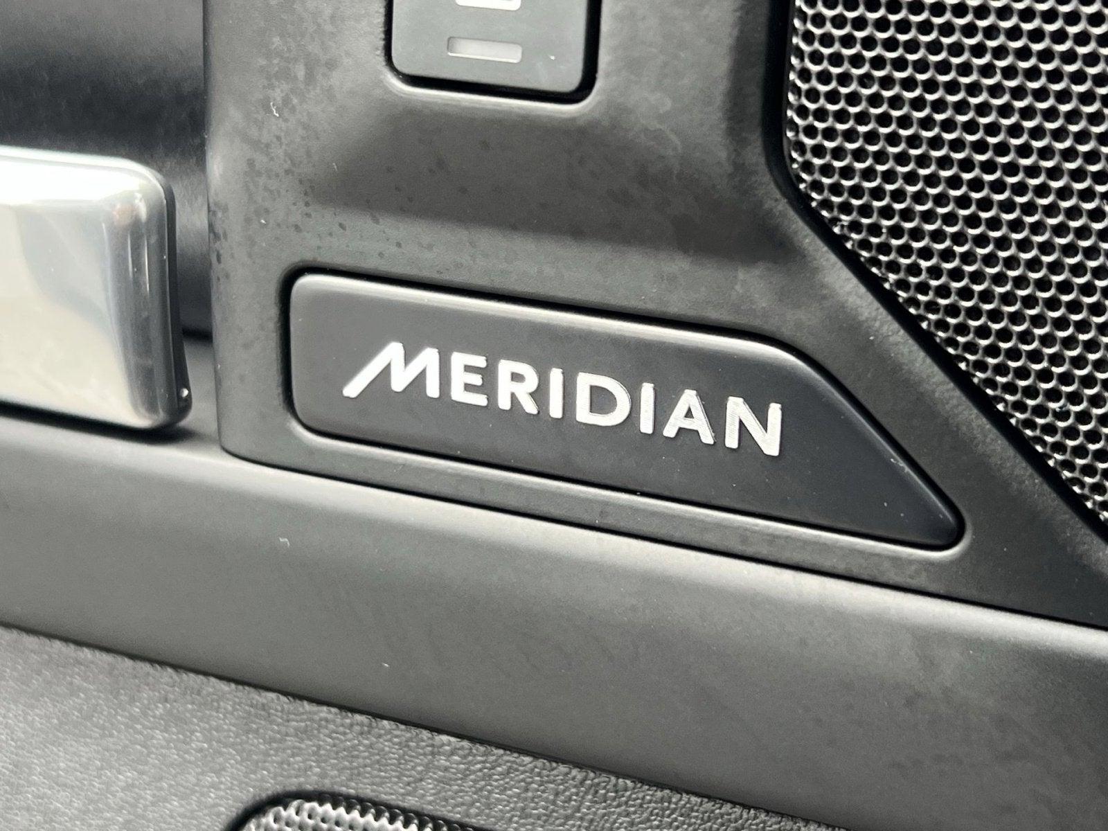 2025 Land Rover Defender 110 S