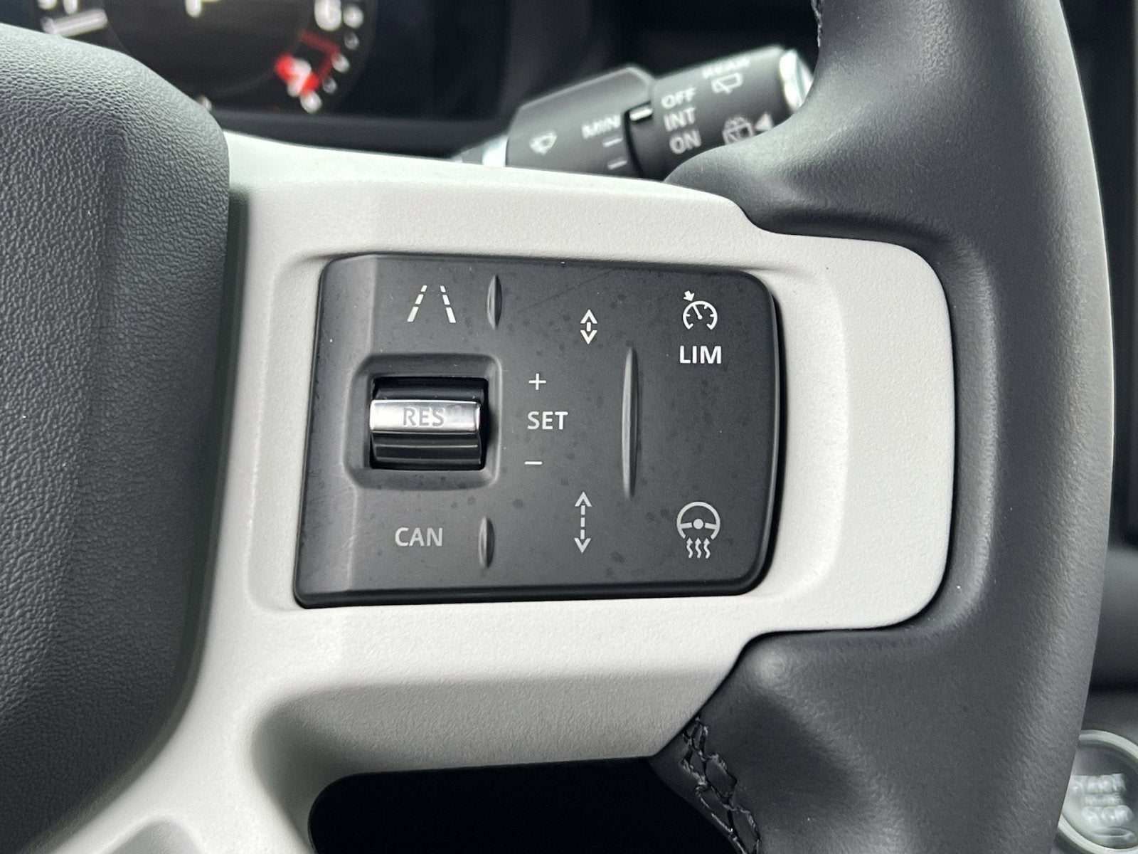 2025 Land Rover Defender 110 S