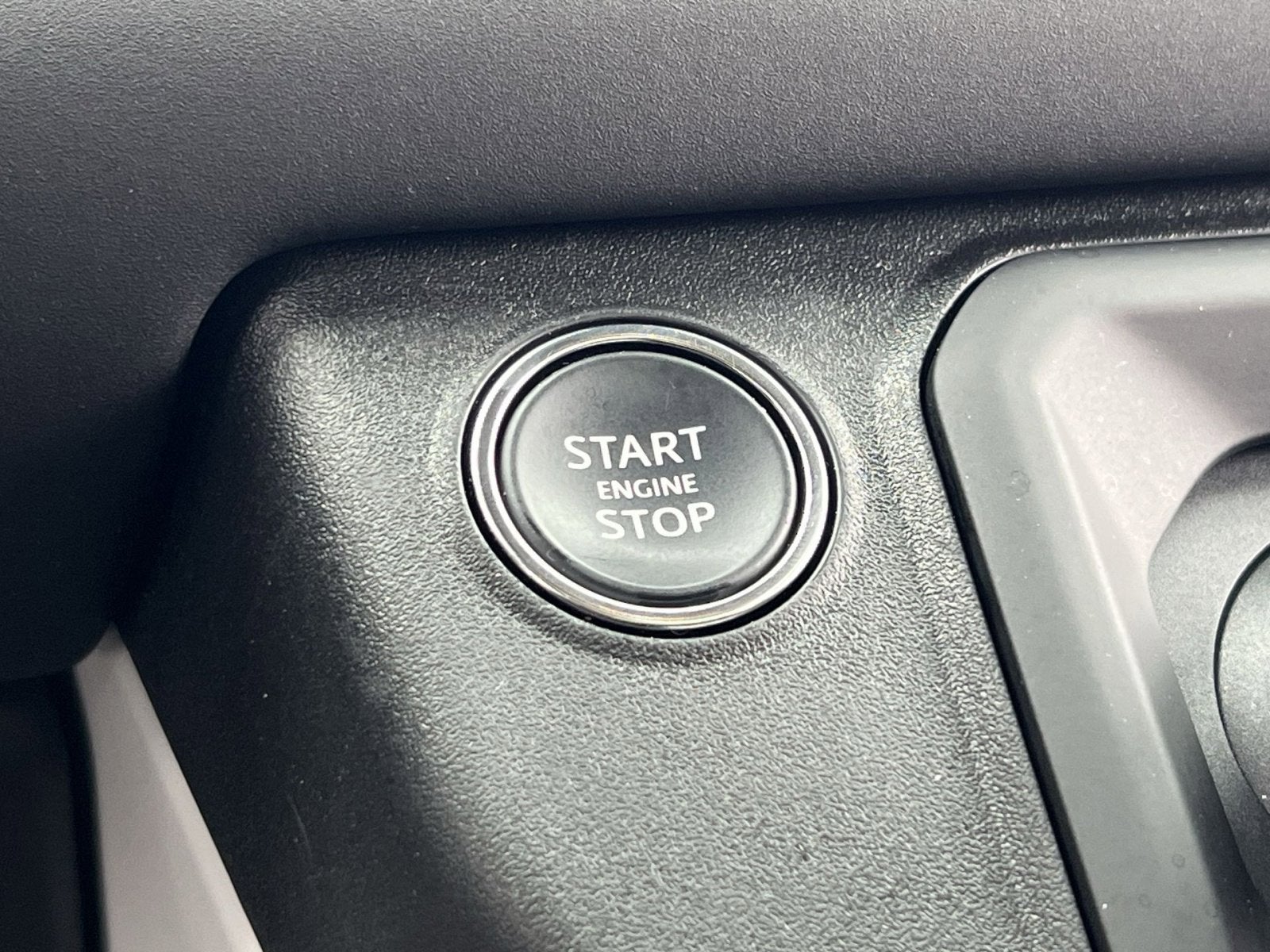 2025 Land Rover Defender 110 S