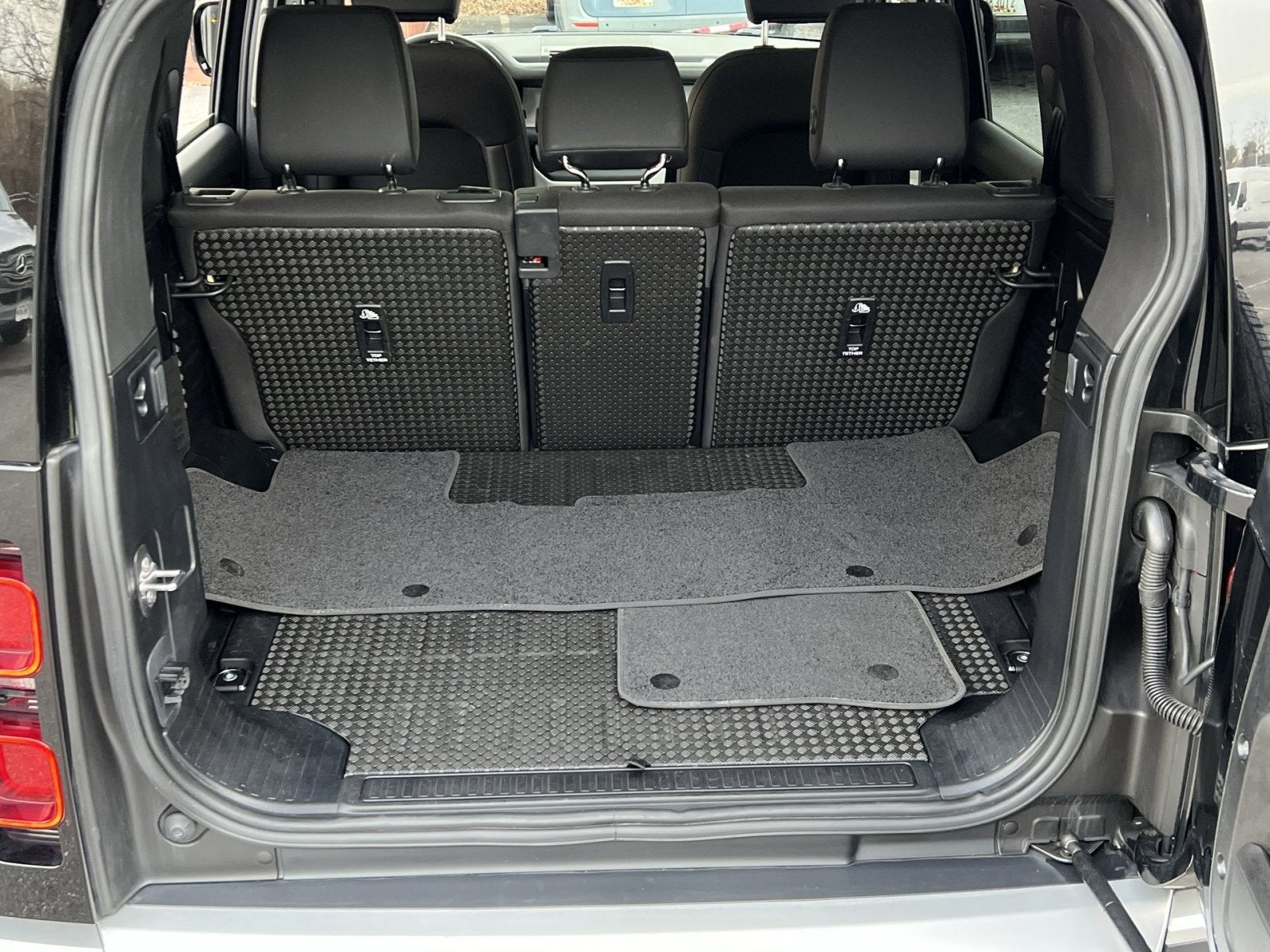 2025 Land Rover Defender 110 S