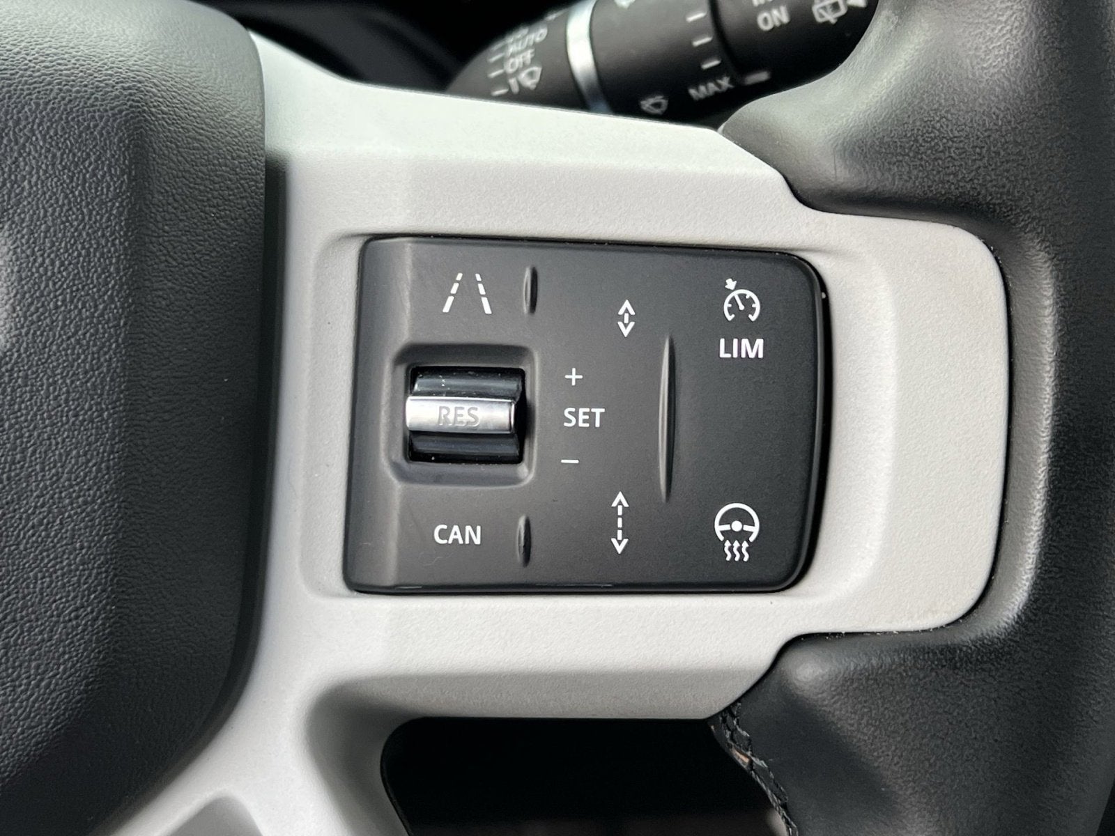 2025 Land Rover Defender 110 S