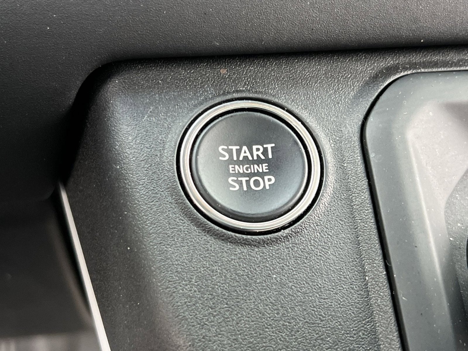 2025 Land Rover Defender 110 S