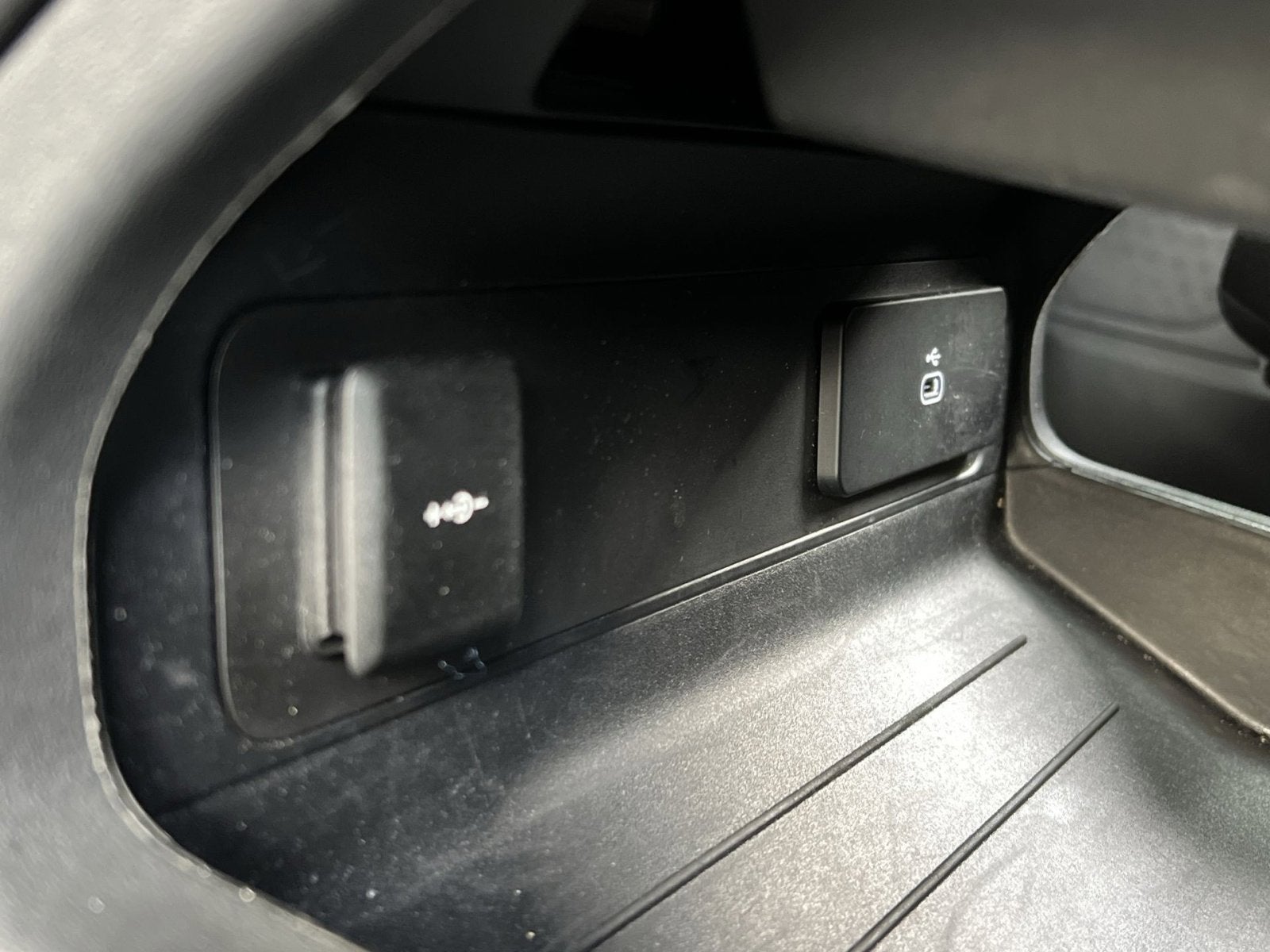 2025 Land Rover Defender 110 S