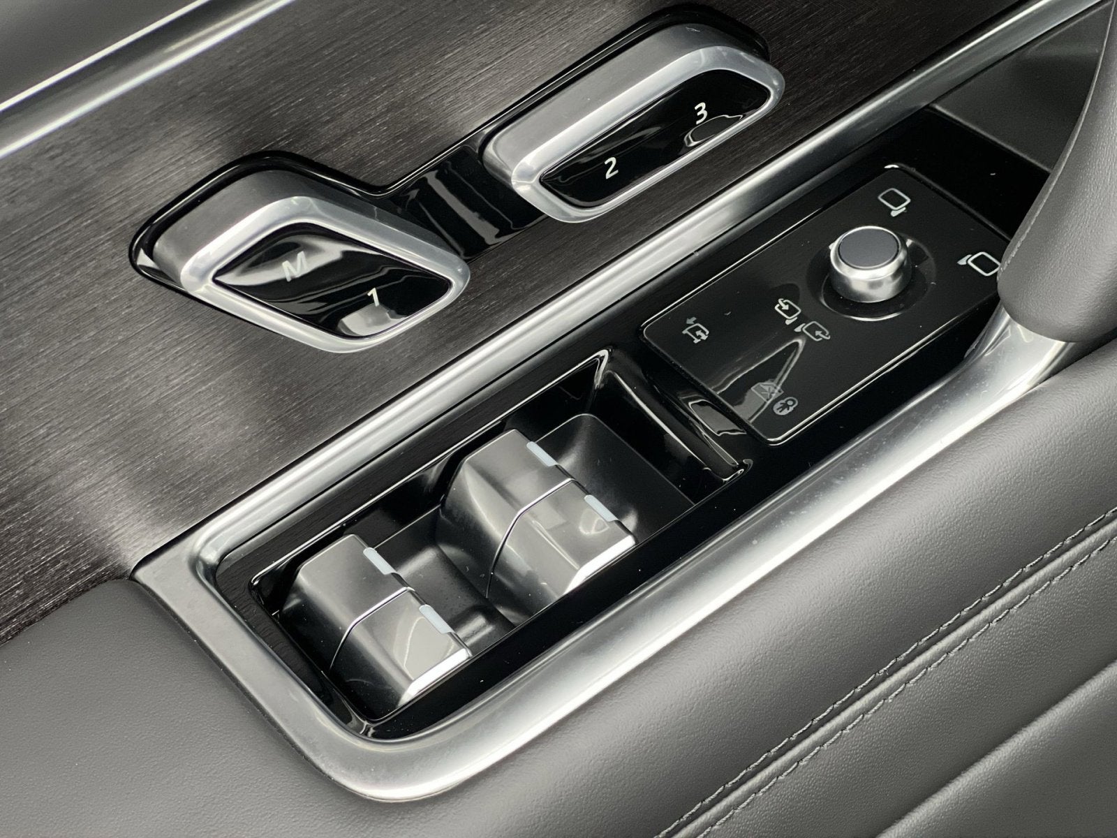 2025 Land Rover Range Rover Autobiography