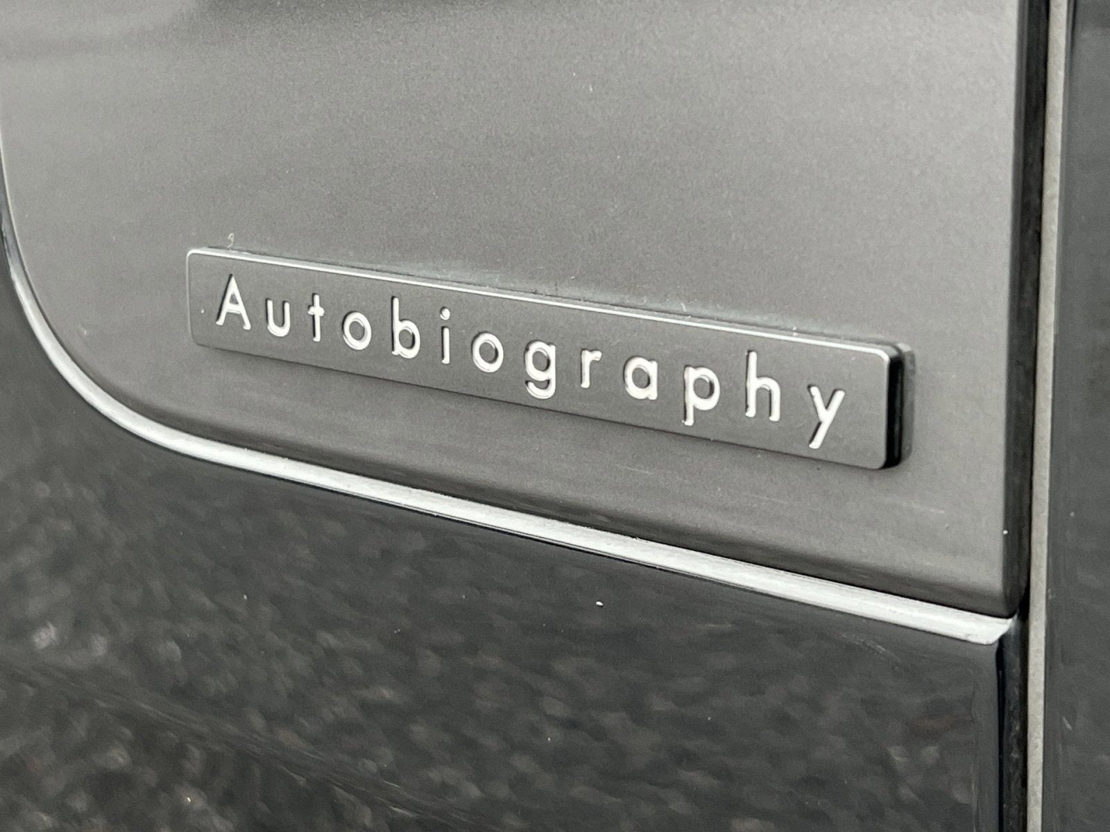 2025 Land Rover Range Rover Autobiography