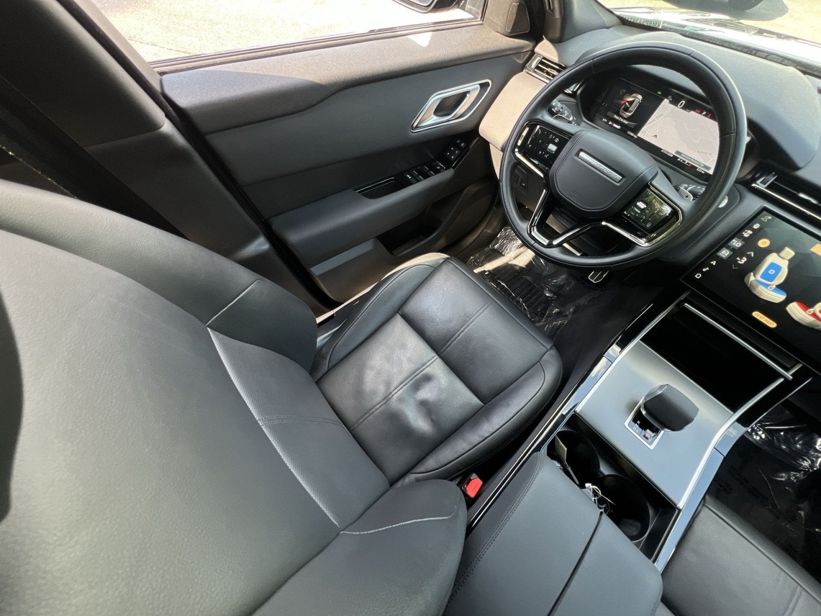 2025 Land Rover Range Rover Velar Dynamic SE