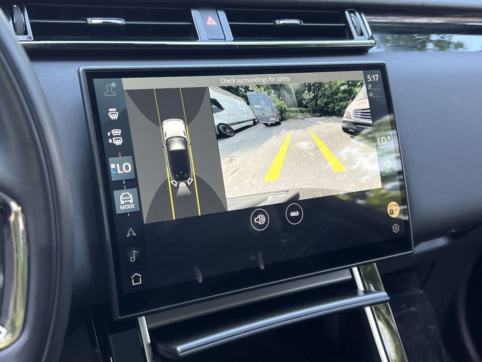 2025 Land Rover Range Rover Velar Dynamic SE