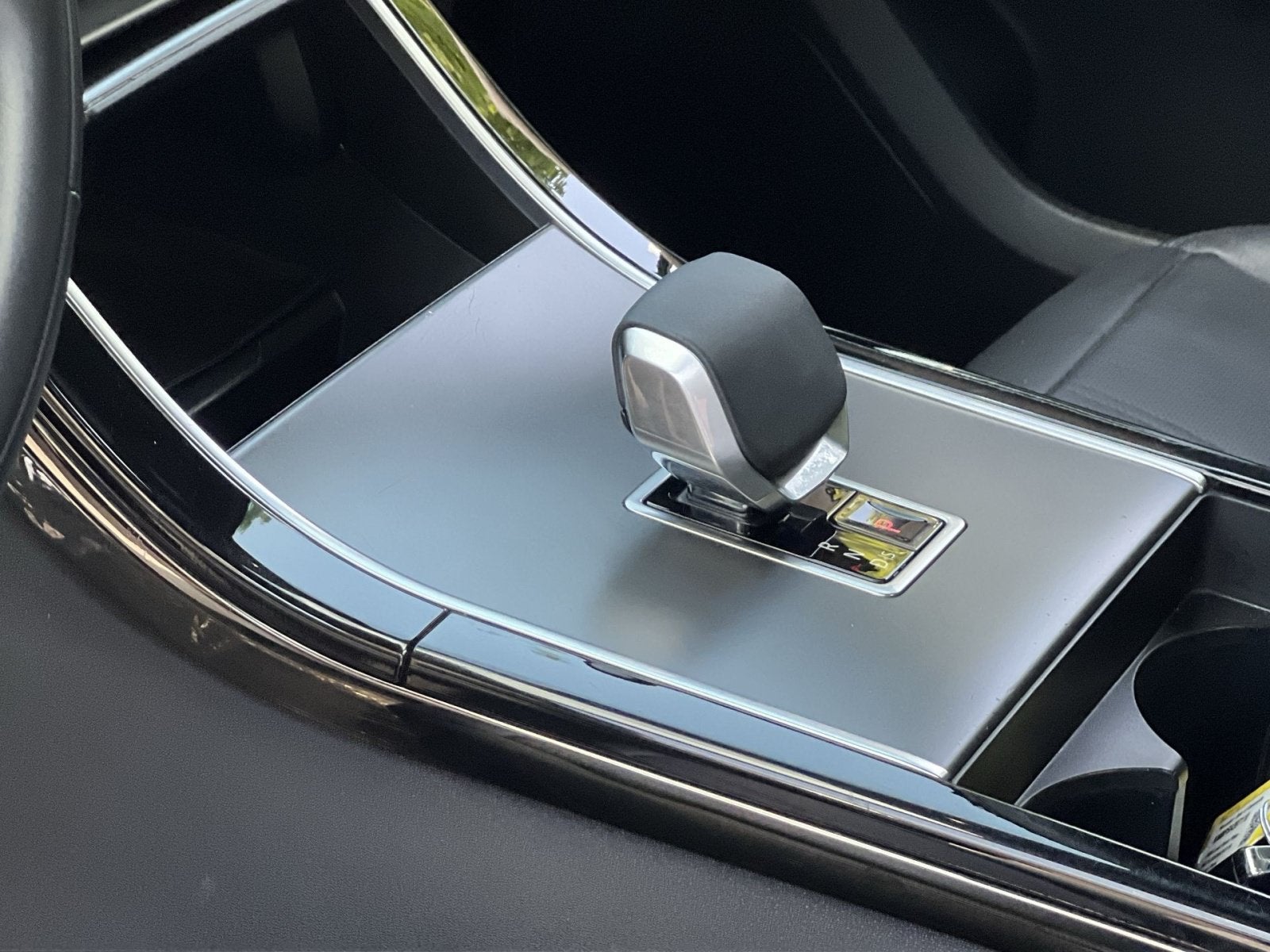 2025 Land Rover Range Rover Velar Dynamic SE