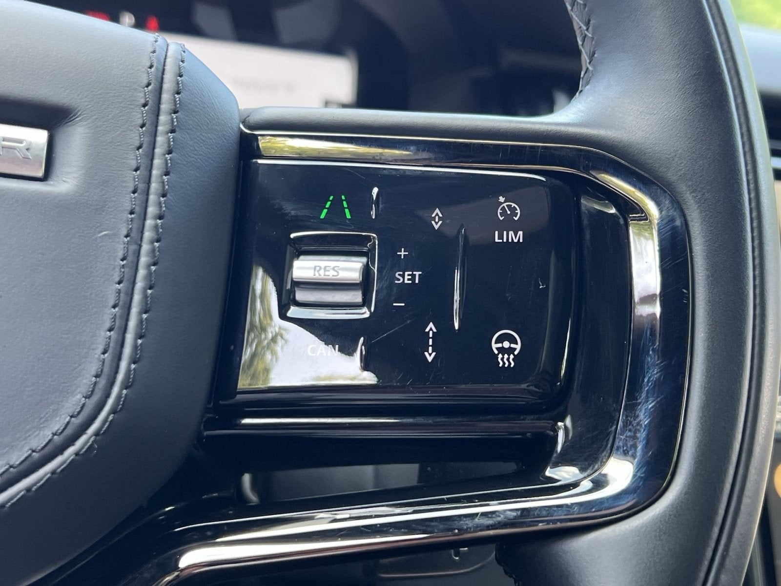 2025 Land Rover Range Rover Velar Dynamic SE
