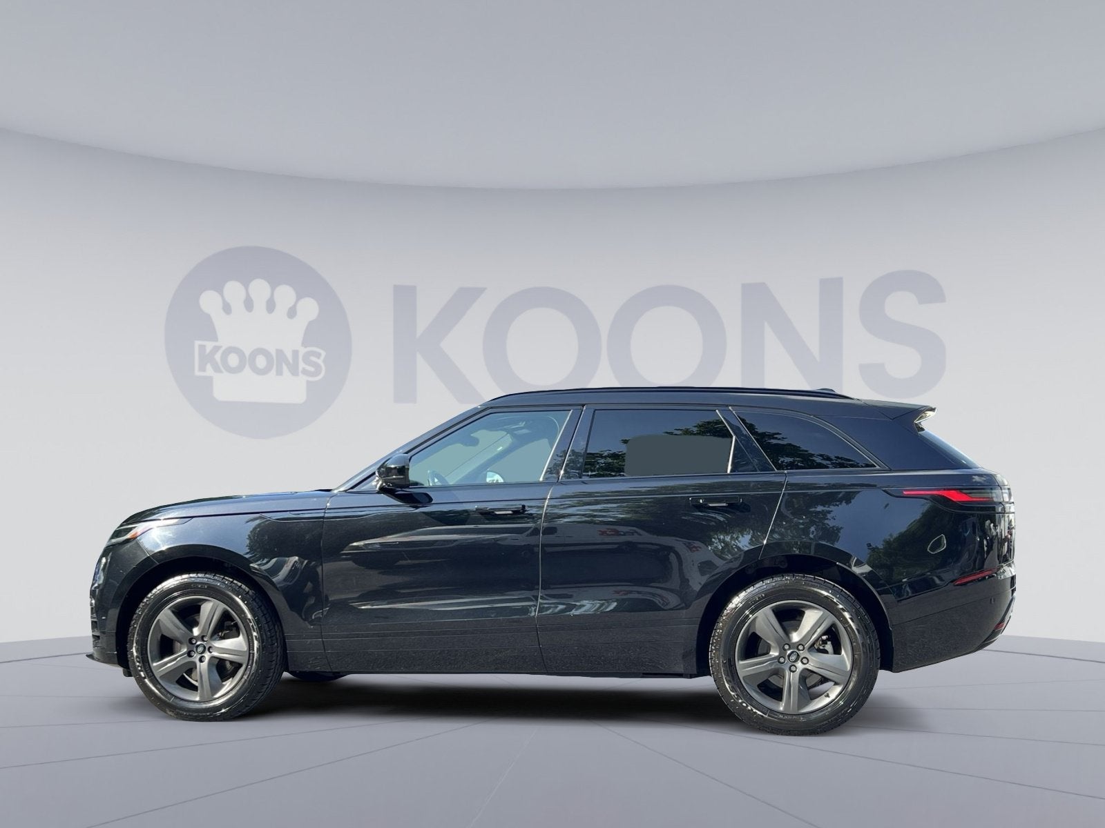 2025 Land Rover Range Rover Velar Dynamic SE