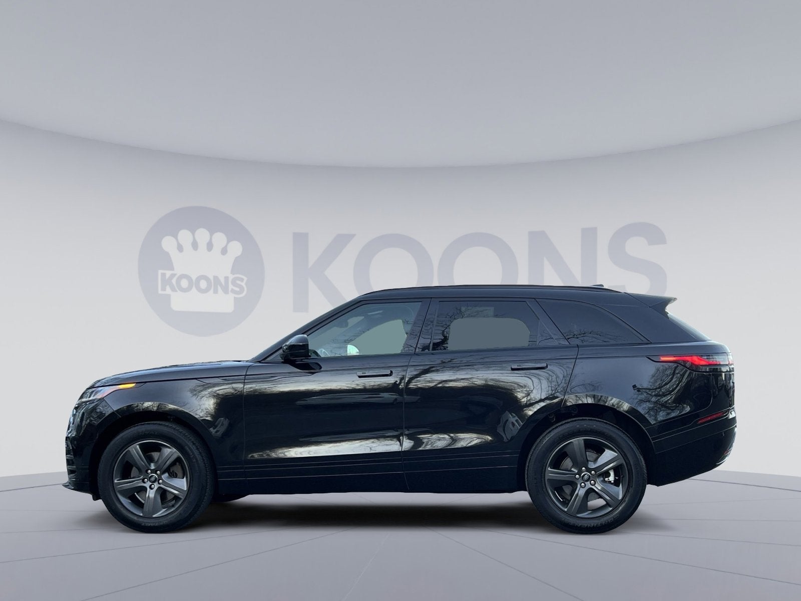 2025 Land Rover Range Rover Velar Dynamic SE