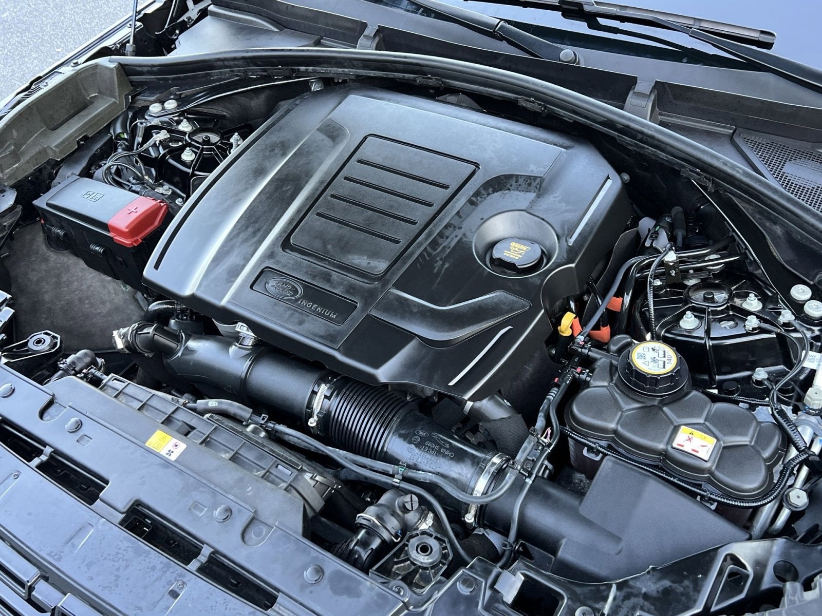 2025 Land Rover Range Rover Velar Dynamic SE