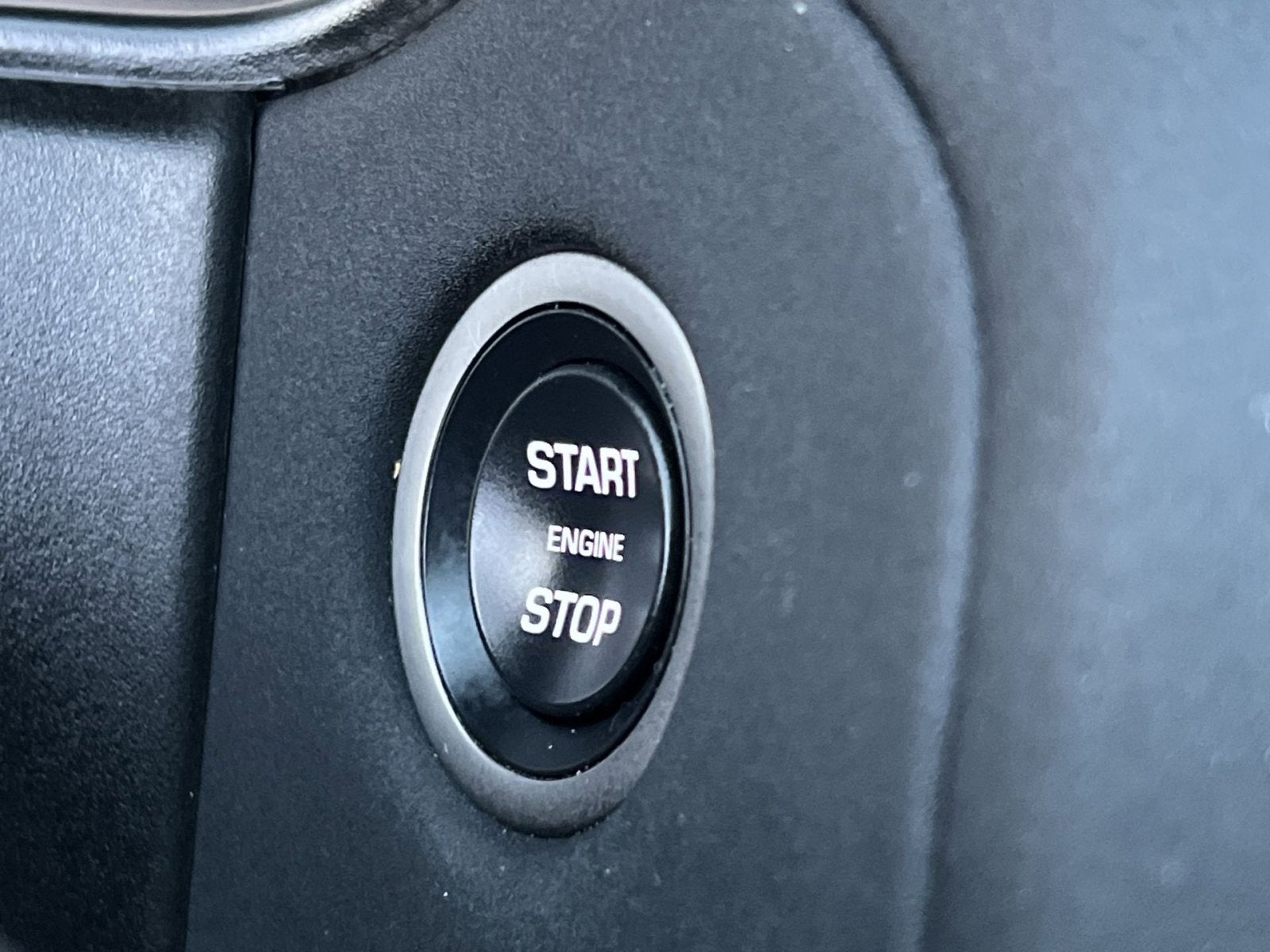 2025 Land Rover Range Rover Velar Dynamic SE