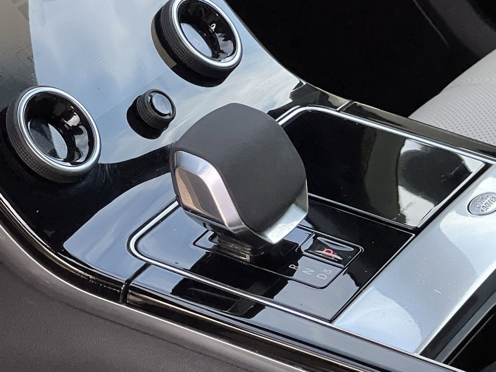 2022 Land Rover Range Rover Velar P250 R-Dynamic S