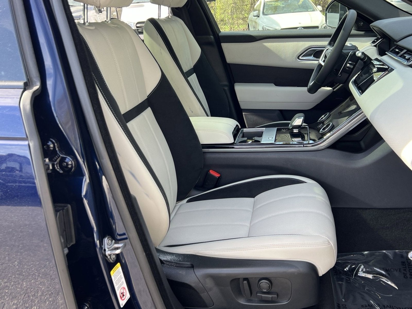 2022 Land Rover Range Rover Velar P250 R-Dynamic S