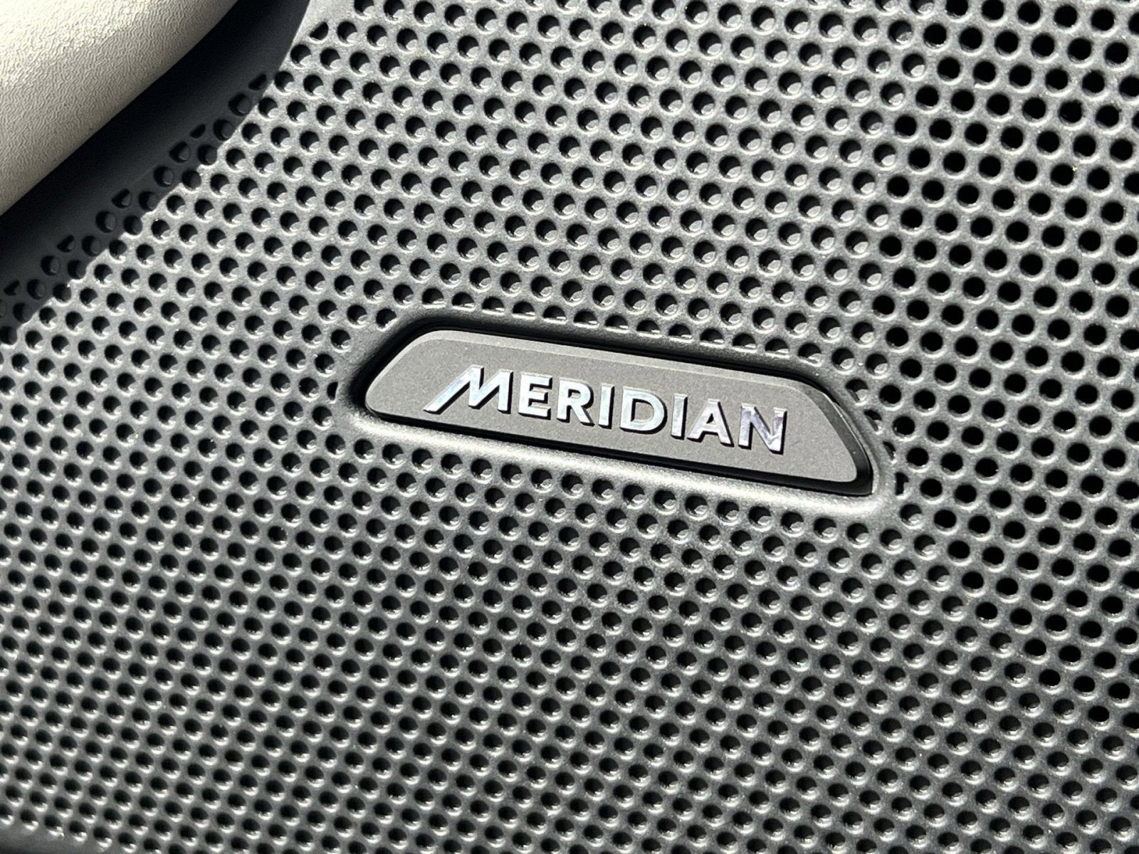 2022 Land Rover Range Rover Velar P250 R-Dynamic S