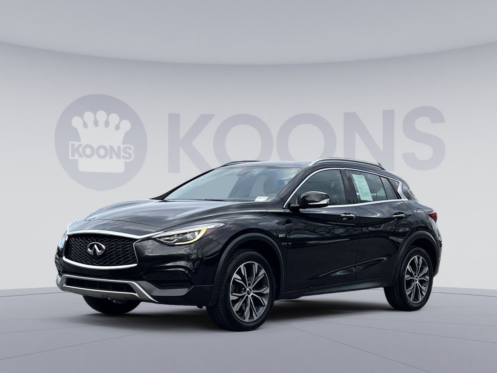 2017 INFINITI QX30 Luxury
