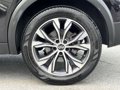 2017 INFINITI QX30 Luxury