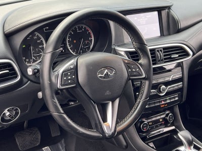 2017 INFINITI QX30 Luxury