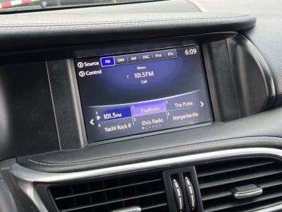 2017 INFINITI QX30 Luxury