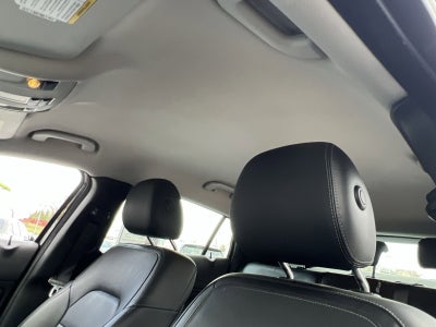 2017 INFINITI QX30 Luxury