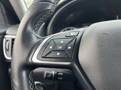 2017 INFINITI QX30 Luxury